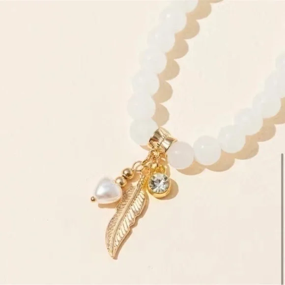 🆕 White Jade Crystal Beaded Leaf Pendant Bracelet - Picture 5 of 5